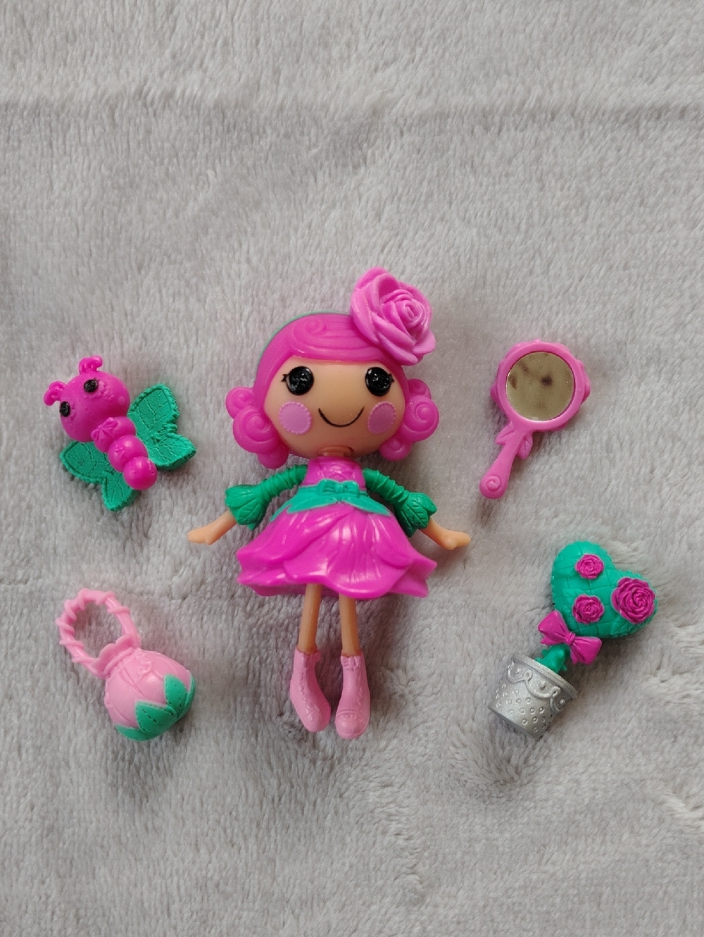 MGA Entertainment Lalaloopsy Rosebud Longstem Mini 3" Doll with Accessories
